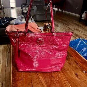 "COACH" PATENT LEATHER, BERRY PINK, F19198, LOGO PURSE, PREOWNED